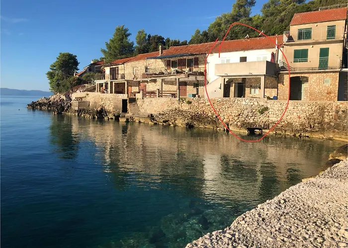 The White House Robinson Gdinj Hvar